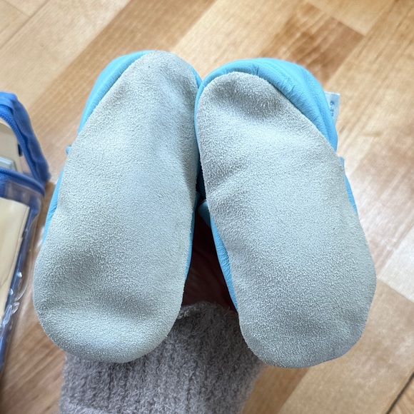 Robeez Light Blue Puppy Infant Shoes - Picture 3 of 4
